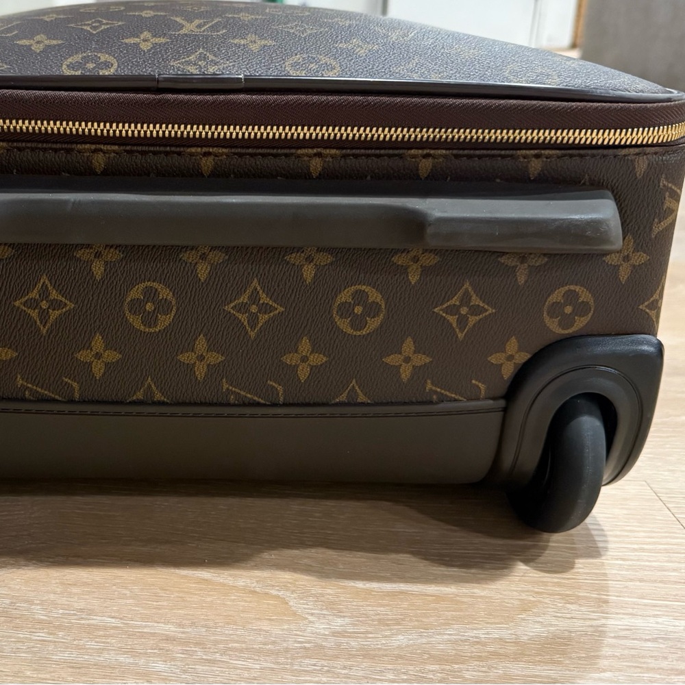 Louis Vuitton Monogram Pegase 50 - Picture 12 of 15